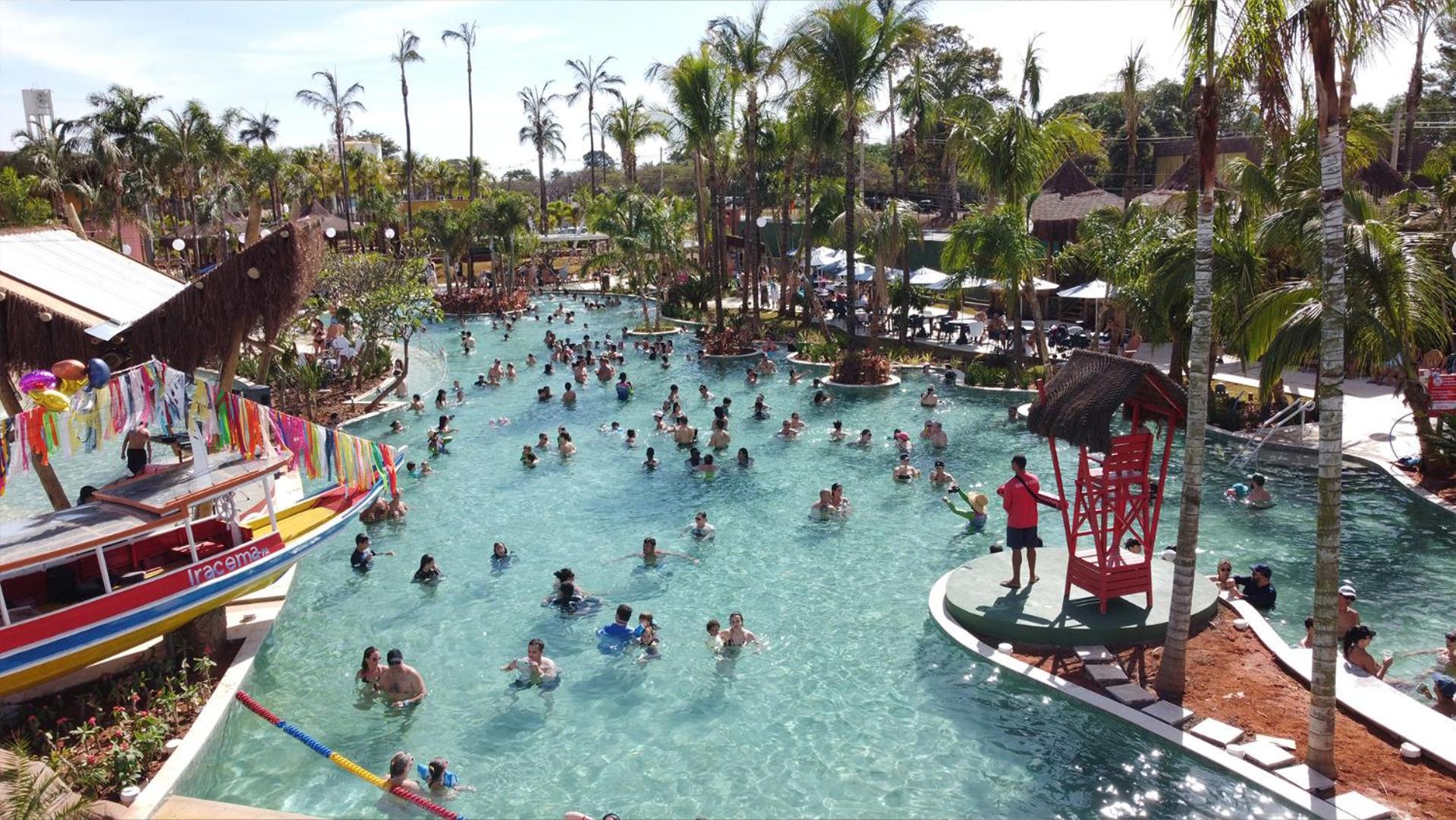 Hot Beach Resort Olímpia Eksteriør billede Splash Island