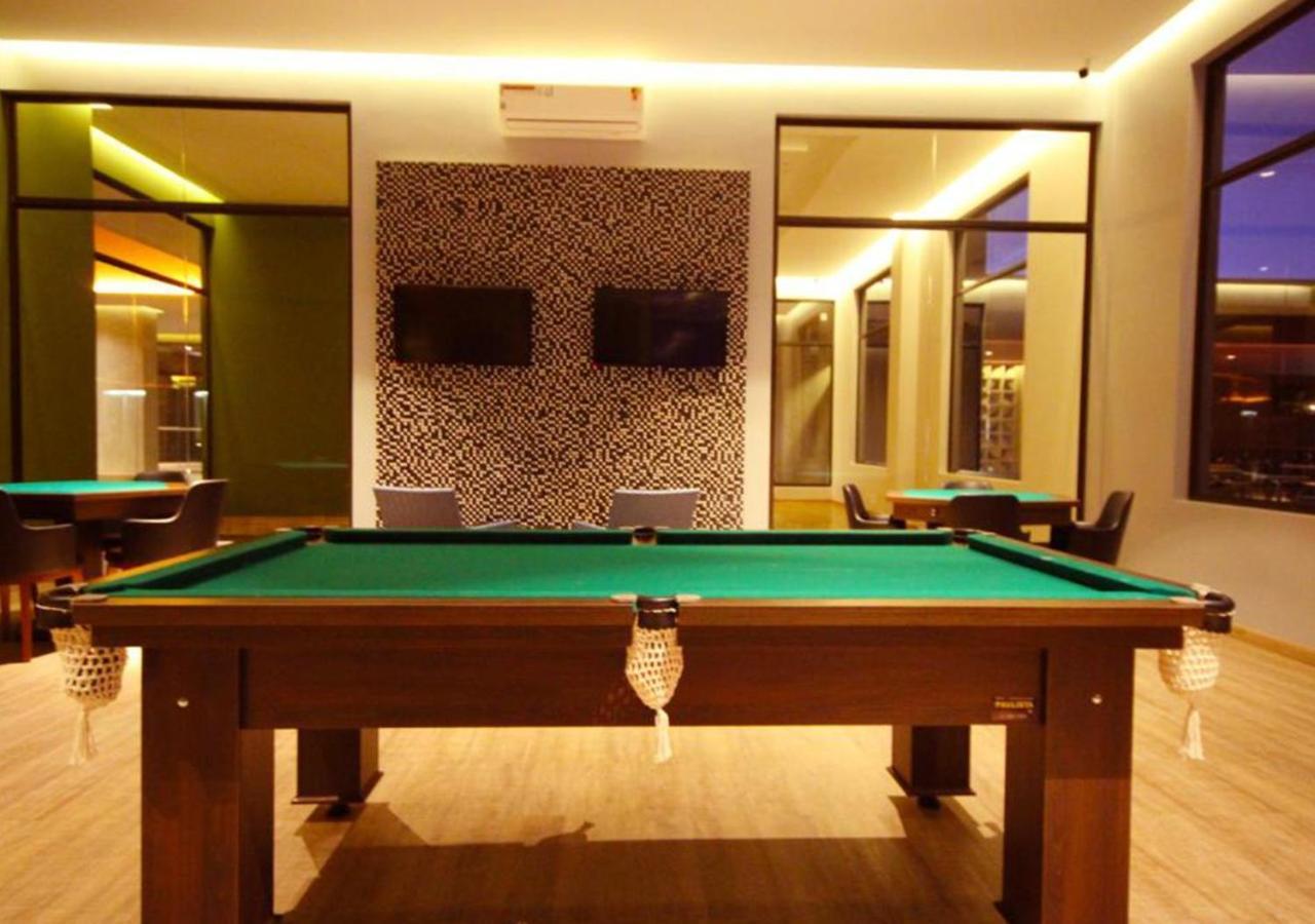 Hot Beach Resort Olímpia Eksteriør billede A pool table